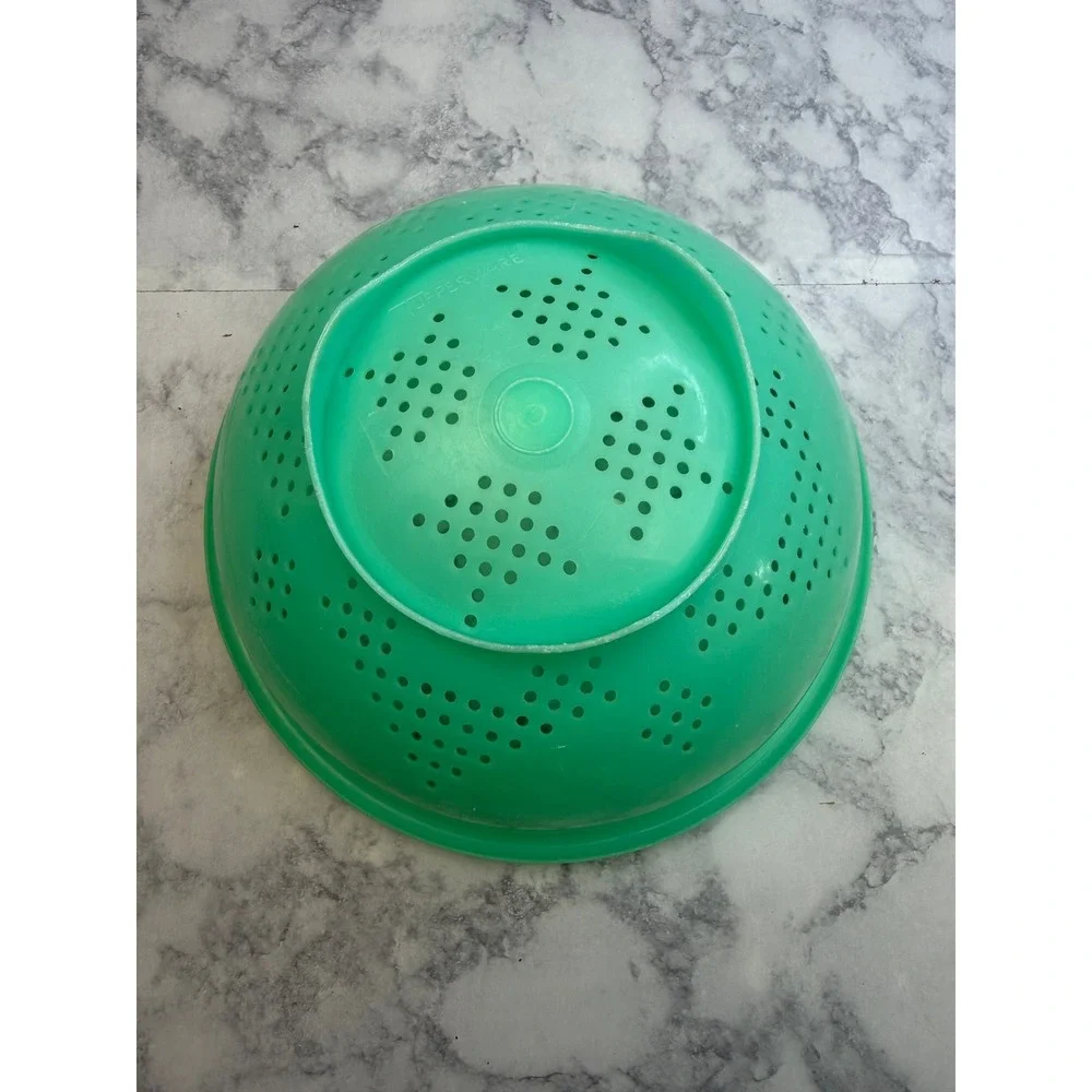 Tupperware vintage colander